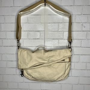 Simple Green Toe Messenger Crossbody Bag in Canvas